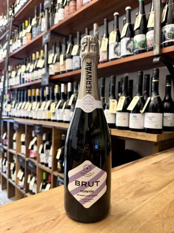 Taste-hungary-wine-shop-hernyak-brut pezsgo