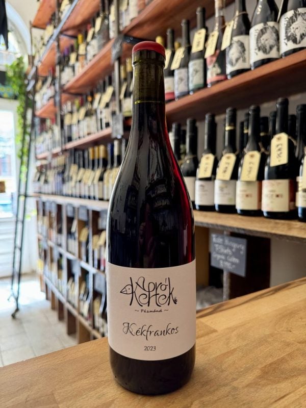 Taste-hungary-wine-shop-aprokertek-kekfrankos
