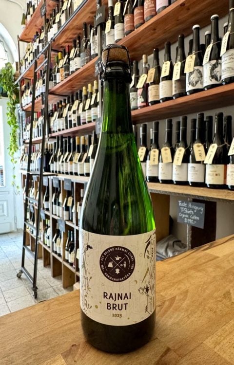 Rajnai Rizling Brut - Egy bolond hármat csinál bormanufaktúra