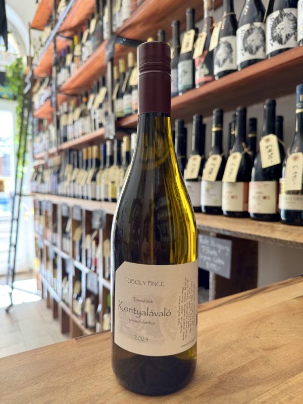 Taste-hungary-wine-shop-tuboly-kontyalavalo