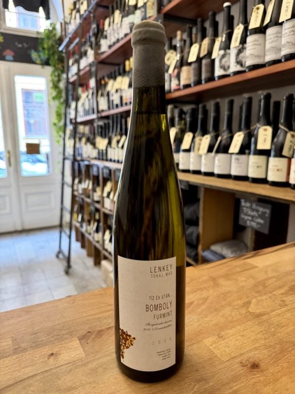 Taste-hungary-wine-shop-lenkey-bombolt-tiz ev utan